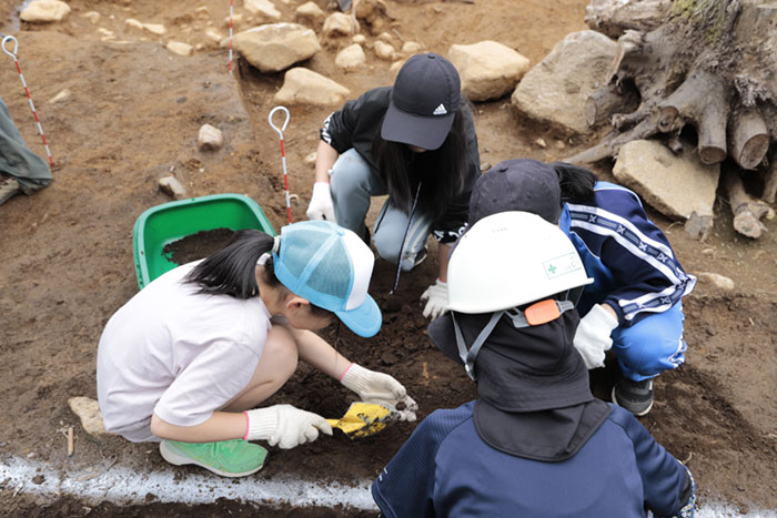 体験発掘のようす